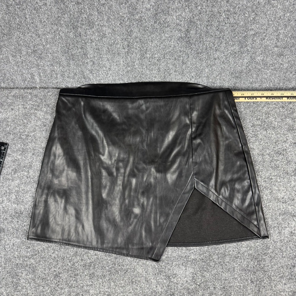 Choles Skirt Womens Size 1XL Black Faux Leather Asymmetrical Mini Back Zip Edgy